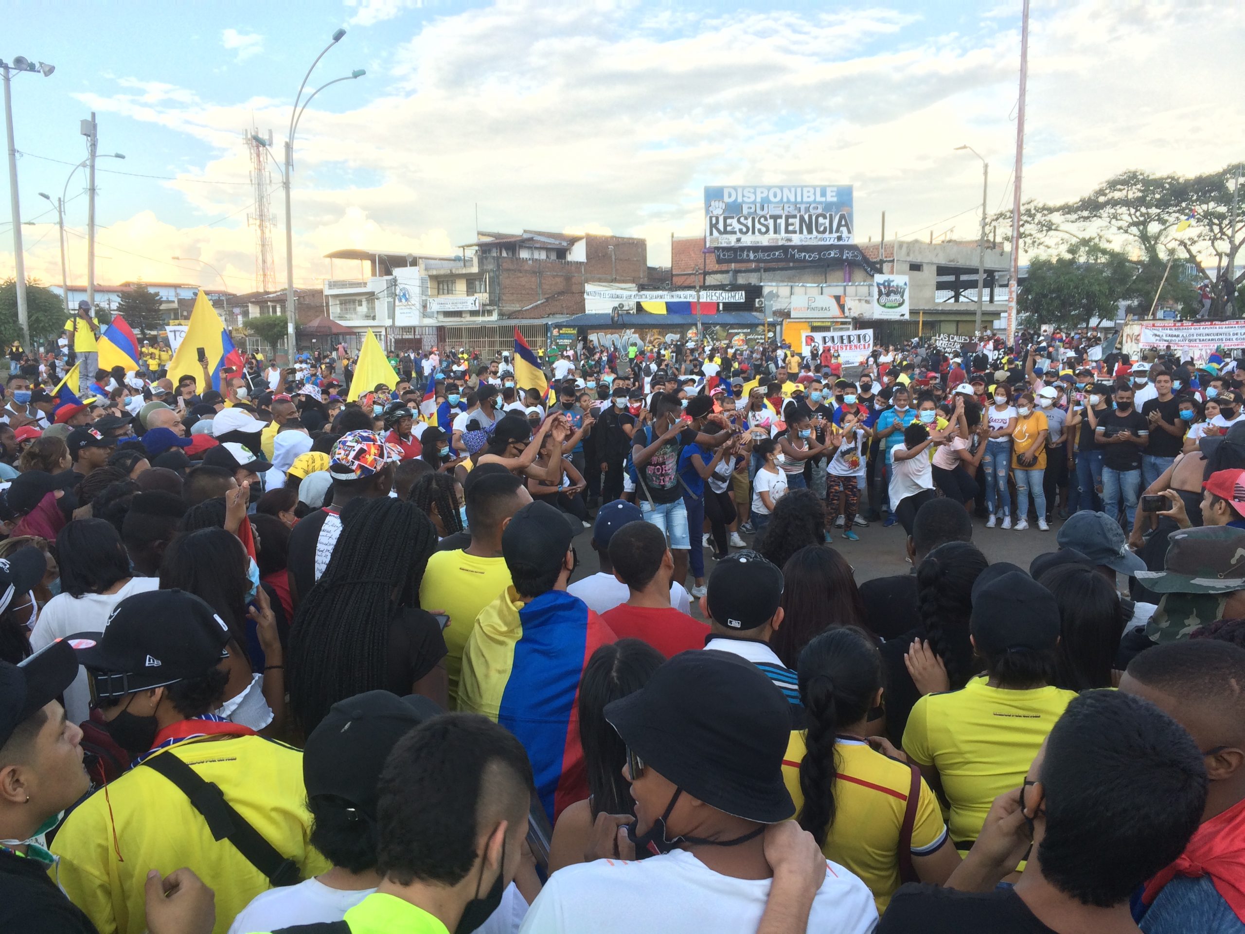 Danza en la manifestación del primero de mayo en Puerto Resistencia, antes conocido como Puerto Rellena, en Cali