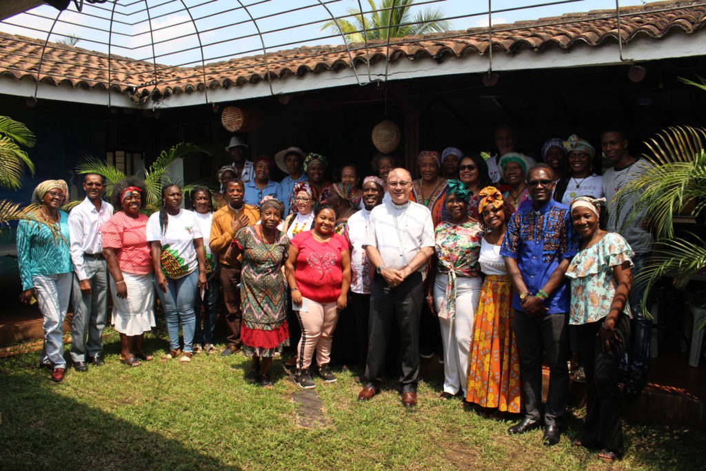 Mons. Luis Fernando Rodríguez en el Centro Pastoral Afro, 2023.